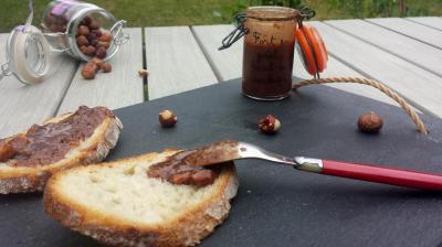 Pâte à tartiner chocolat au lait – noisettes