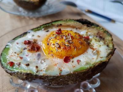 Avocat boat au saumon fumé