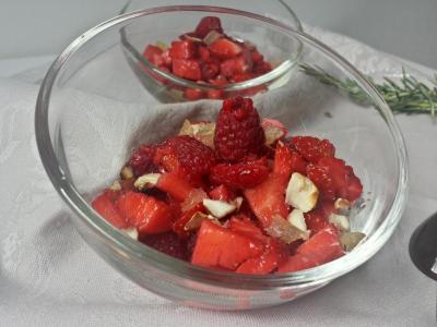 Fraises framboises romarinn