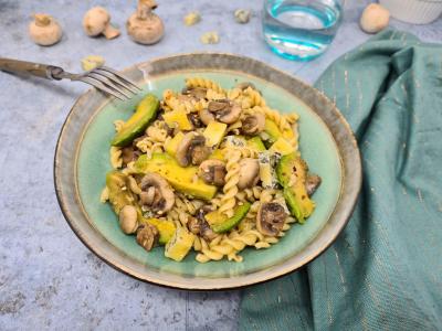 Salade de pâtes champignons et avocat