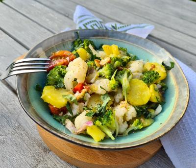 Salade pommes de terre, chou fleur et brocolis