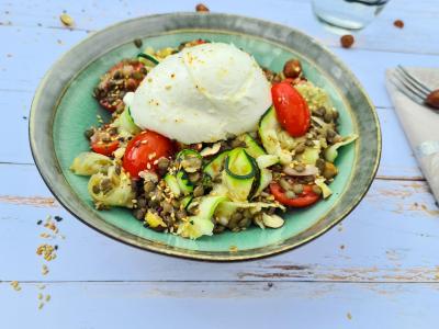 Salade de lentilles, courgettes et burrata