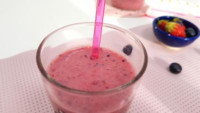 Smoothie aux fruits rouges